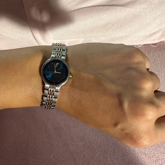 YSL authentic vintage watch - baby blue authentic silver watch - Picture 11 of 11